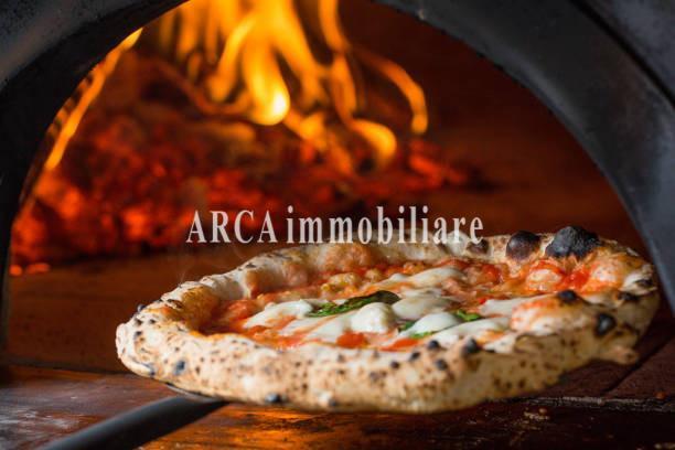 negozio in vendita a Camaiore