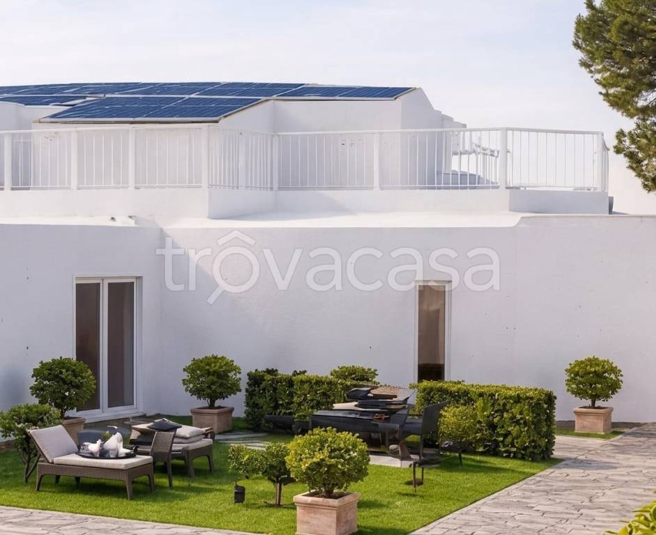 appartamento in vendita a Camaiore in zona Lido di Camaiore