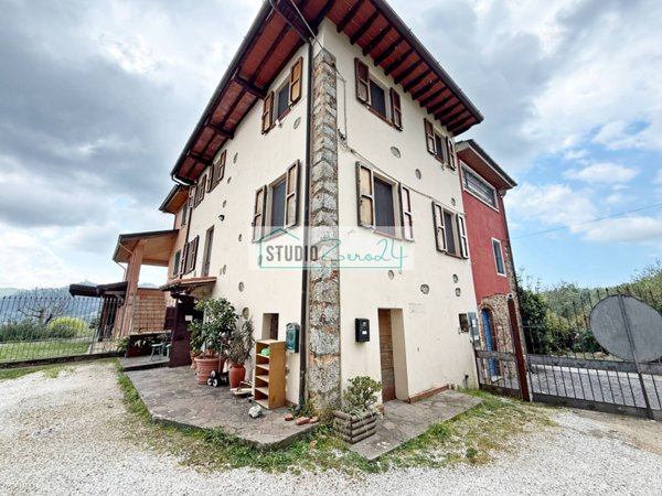 casa indipendente in vendita a Camaiore in zona Montebello