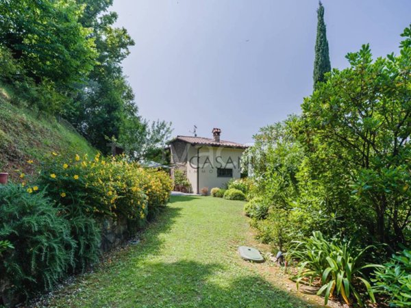 casa indipendente in vendita a Camaiore in zona Pontemazzori