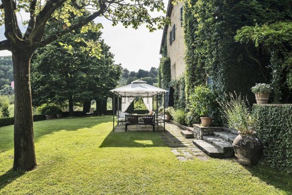 casale in vendita a Camaiore