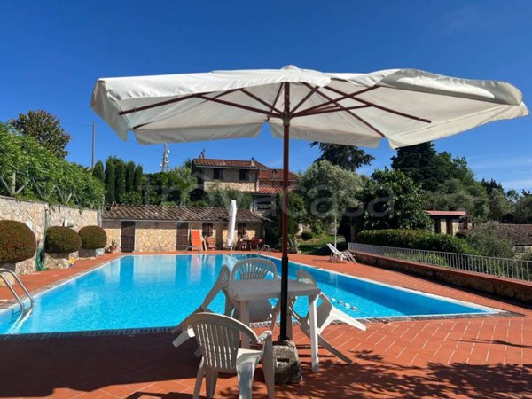 casa indipendente in vendita a Camaiore
