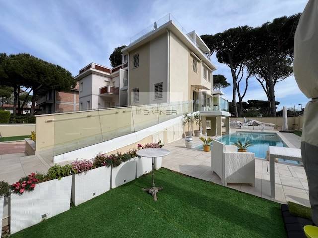 casa indipendente in vendita a Camaiore in zona Lido di Camaiore