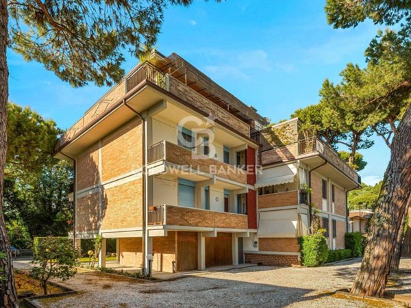 appartamento in vendita a Camaiore in zona Lido di Camaiore