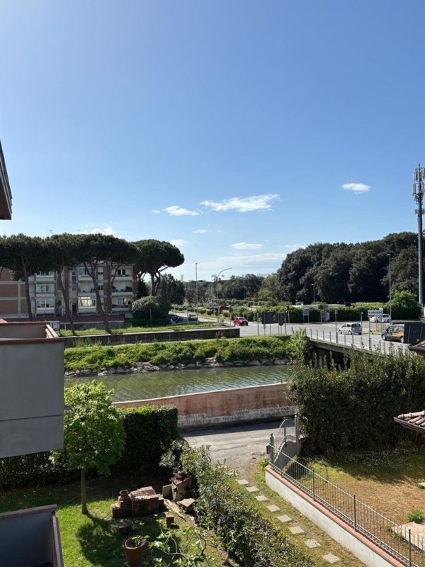 appartamento in vendita a Camaiore in zona Lido di Camaiore