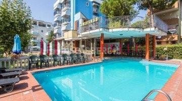 casa indipendente in vendita a Camaiore in zona Lido di Camaiore