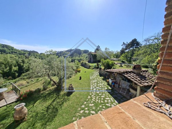 casa indipendente in vendita a Camaiore