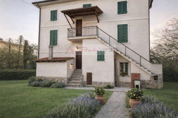 casa indipendente in vendita a Camaiore in zona Capezzano Pianore