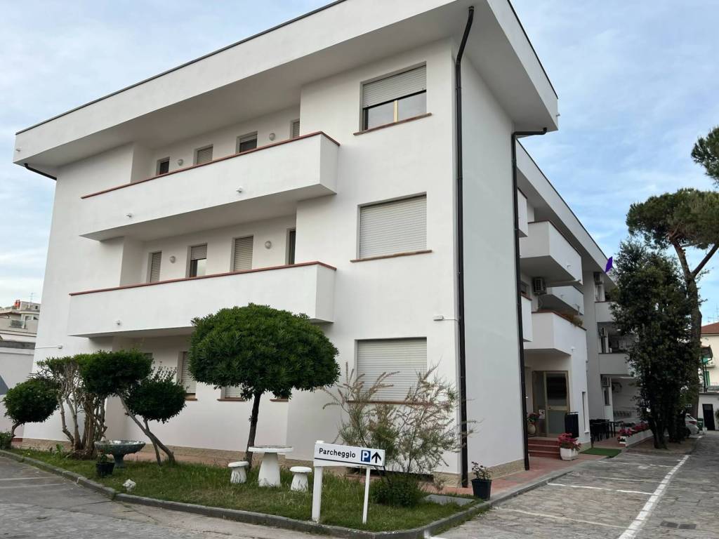 appartamento in vendita a Camaiore in zona Lido di Camaiore