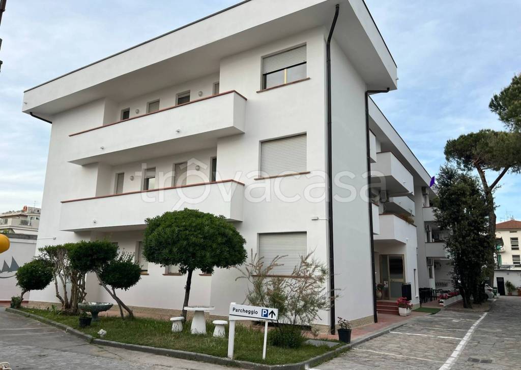appartamento in vendita a Camaiore in zona Lido di Camaiore