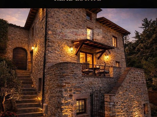 casa indipendente in vendita a Camaiore in zona Nocchi