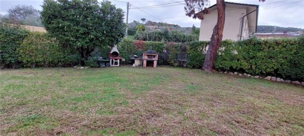 casa indipendente in vendita a Camaiore