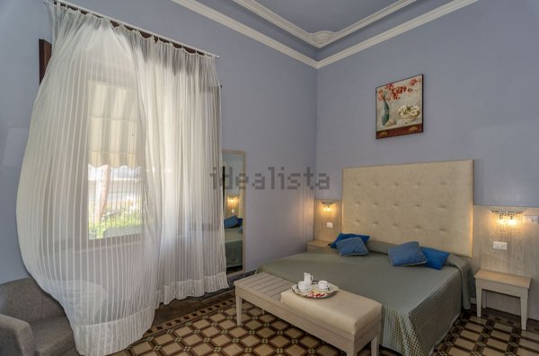 negozio in vendita a Camaiore in zona Lido di Camaiore