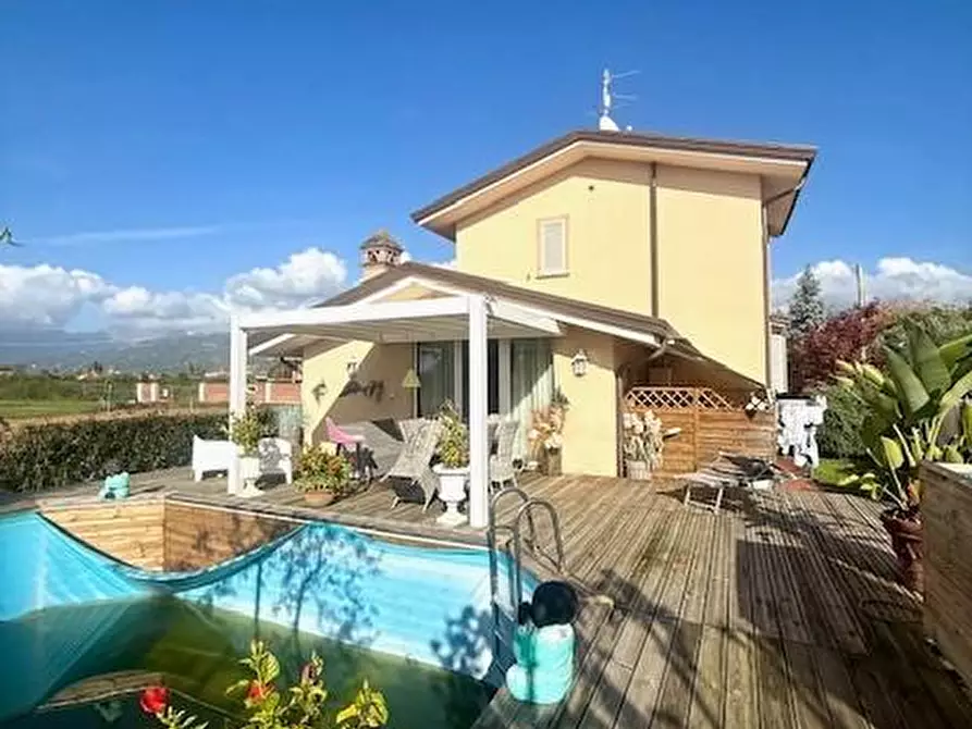 casa indipendente in vendita a Camaiore