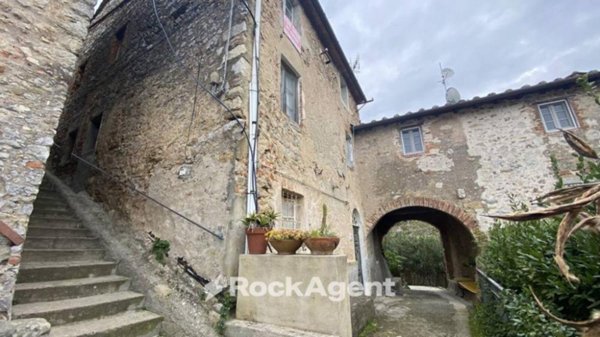 casa indipendente in vendita a Camaiore in zona Nocchi