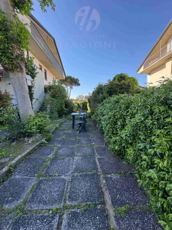 casa indipendente in vendita a Camaiore in zona Lido di Camaiore