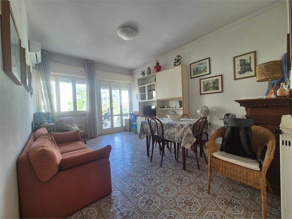 appartamento in vendita a Camaiore in zona Lido di Camaiore
