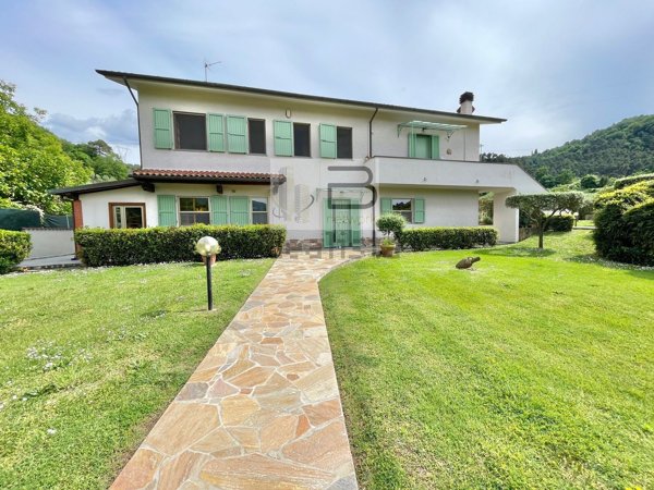 casa indipendente in vendita a Camaiore in zona Marignana