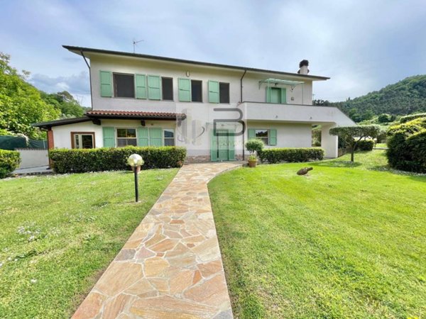 casa indipendente in vendita a Camaiore in zona Marignana