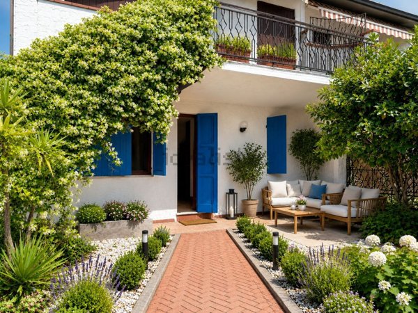 appartamento in vendita a Camaiore in zona Lido di Camaiore
