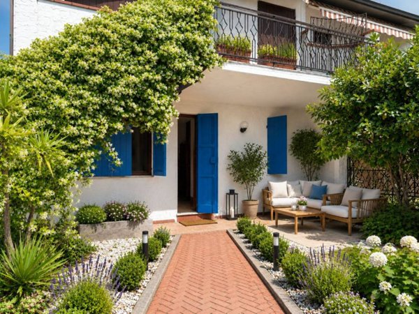 appartamento in vendita a Camaiore in zona Lido di Camaiore