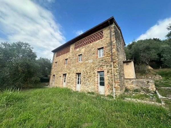 casa indipendente in vendita a Camaiore in zona Capezzano Pianore