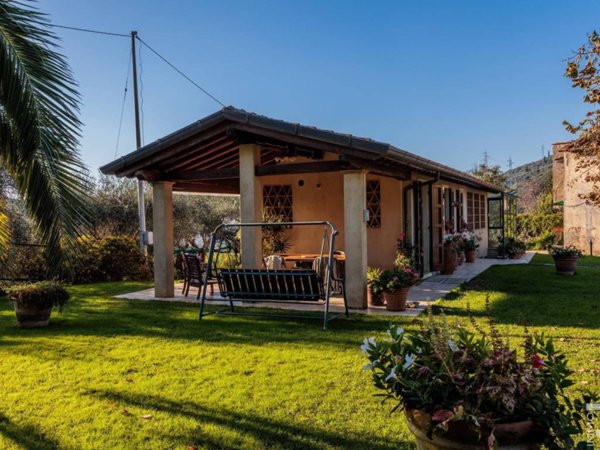 casa indipendente in vendita a Camaiore