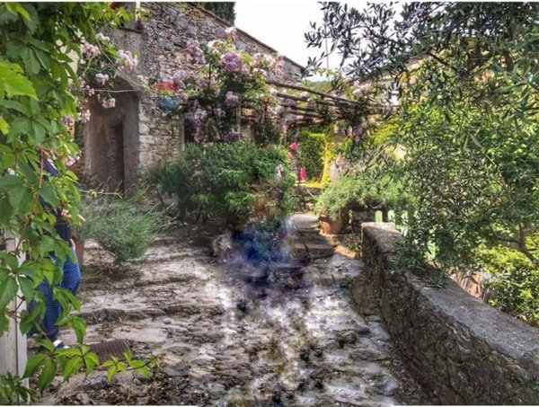 casa indipendente in vendita a Camaiore