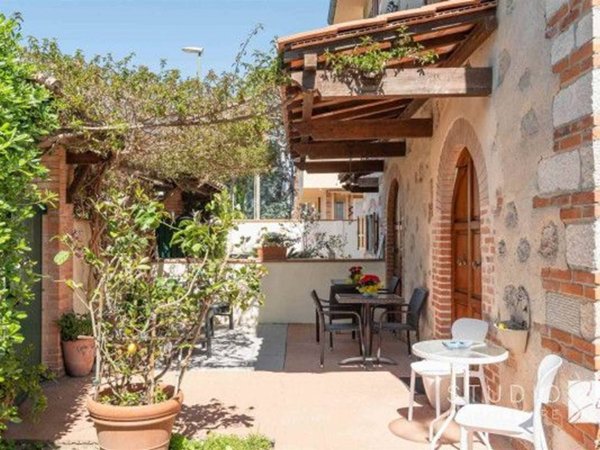 appartamento in vendita a Camaiore in zona Lido di Camaiore