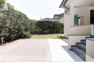 casa indipendente in vendita a Camaiore in zona Lido di Camaiore