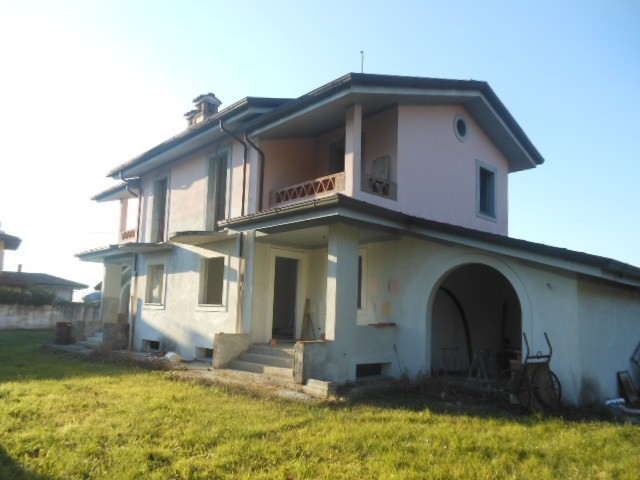 casa indipendente in vendita a Camaiore in zona Capezzano Pianore