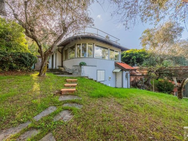casa indipendente in vendita a Camaiore
