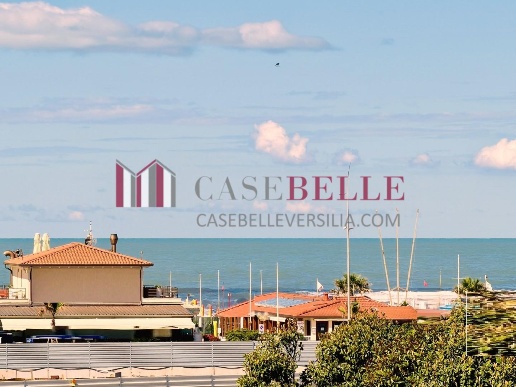 appartamento in vendita a Camaiore in zona Lido di Camaiore