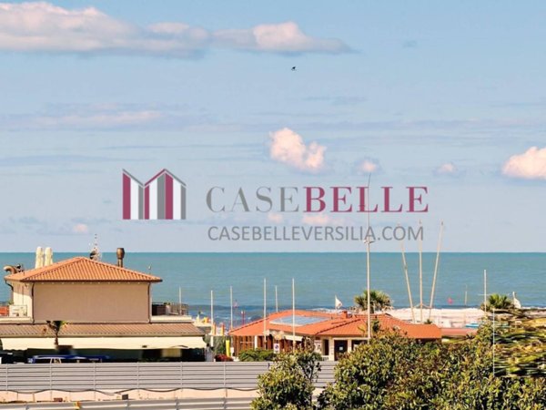 appartamento in vendita a Camaiore in zona Lido di Camaiore