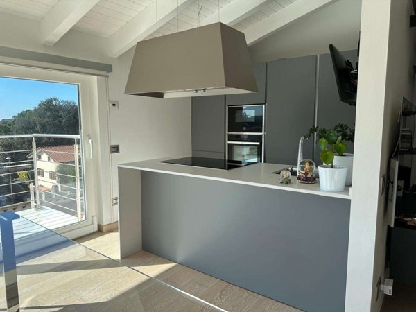 appartamento in vendita a Camaiore in zona Lido di Camaiore