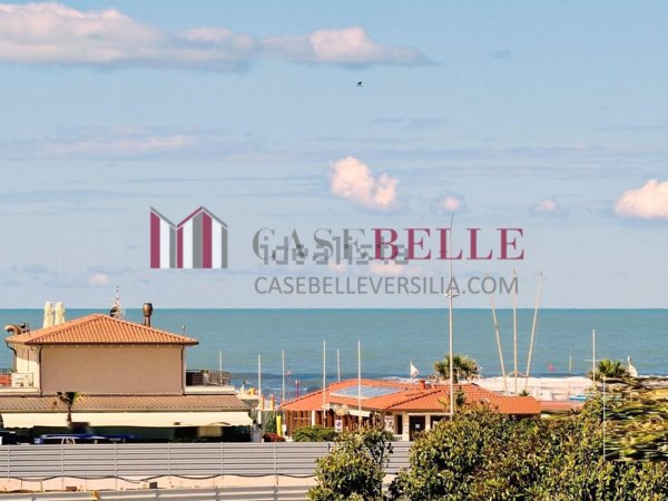 appartamento in vendita a Camaiore in zona Lido di Camaiore
