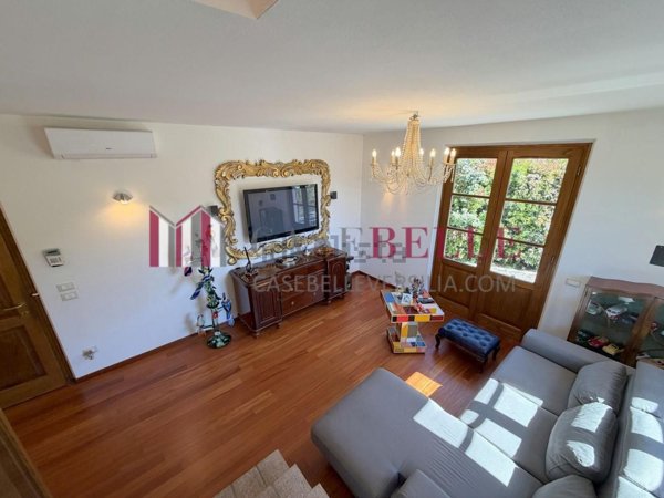 casa indipendente in vendita a Camaiore in zona Nocchi