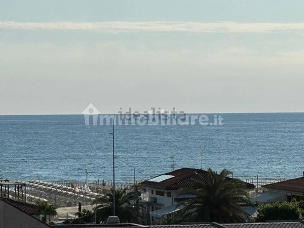 appartamento in vendita a Camaiore in zona Lido di Camaiore