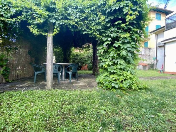 appartamento in vendita a Camaiore in zona Lido di Camaiore