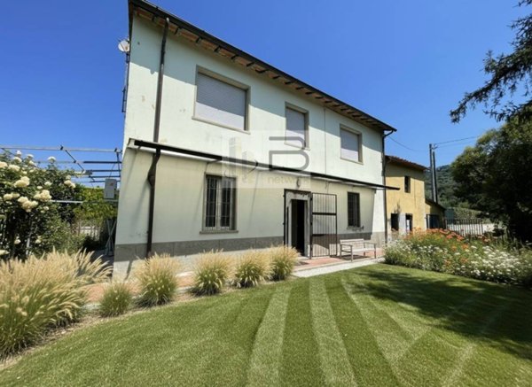 casa indipendente in vendita a Camaiore