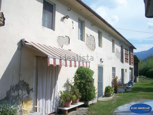 casale in vendita a Camaiore in zona Capezzano Pianore