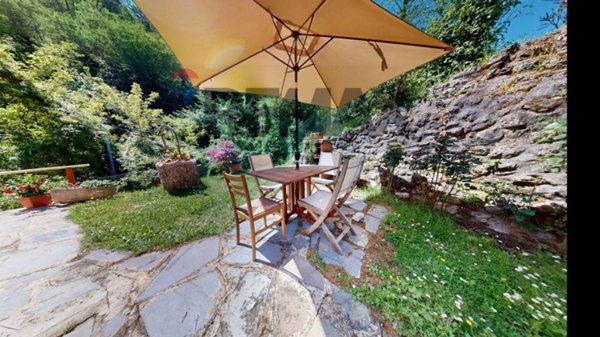 casa indipendente in vendita a Camaiore in zona Montebello