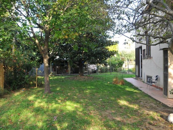casa indipendente in vendita a Camaiore in zona Capezzano Pianore