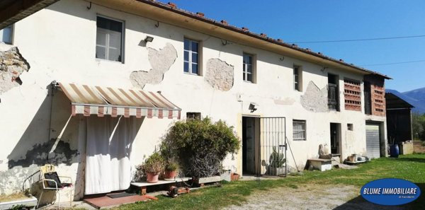 casale in vendita a Camaiore in zona Capezzano Pianore