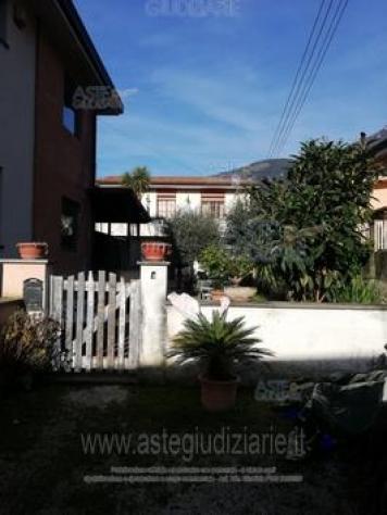 casa indipendente in vendita a Camaiore