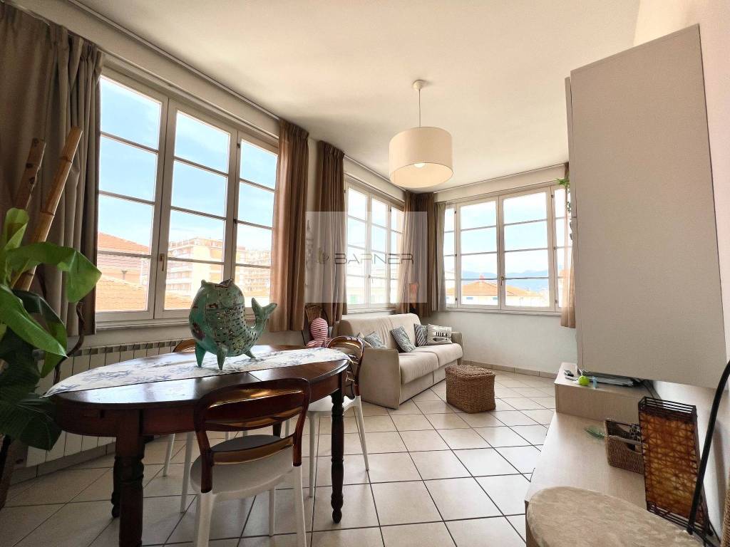 appartamento in vendita a Camaiore in zona Lido di Camaiore
