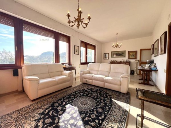 appartamento in vendita a Camaiore in zona Lido di Camaiore