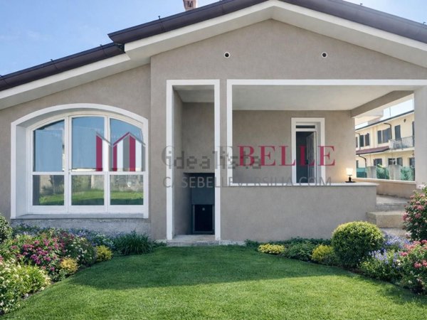 casa indipendente in vendita a Camaiore