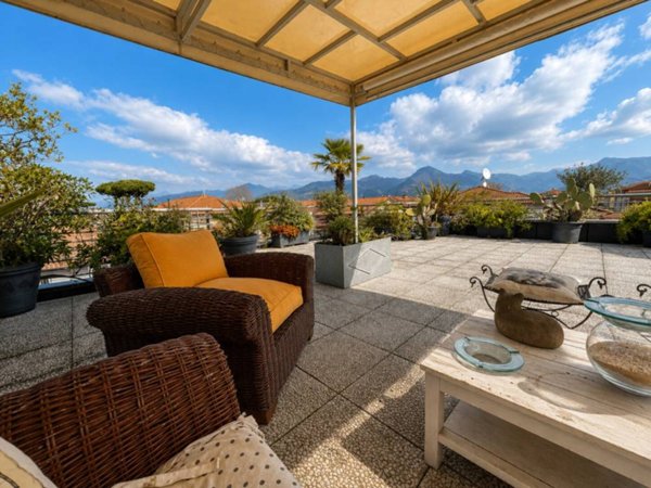 appartamento in vendita a Camaiore in zona Lido di Camaiore