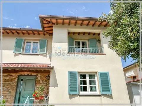 casa indipendente in vendita a Camaiore in zona Capezzano Pianore